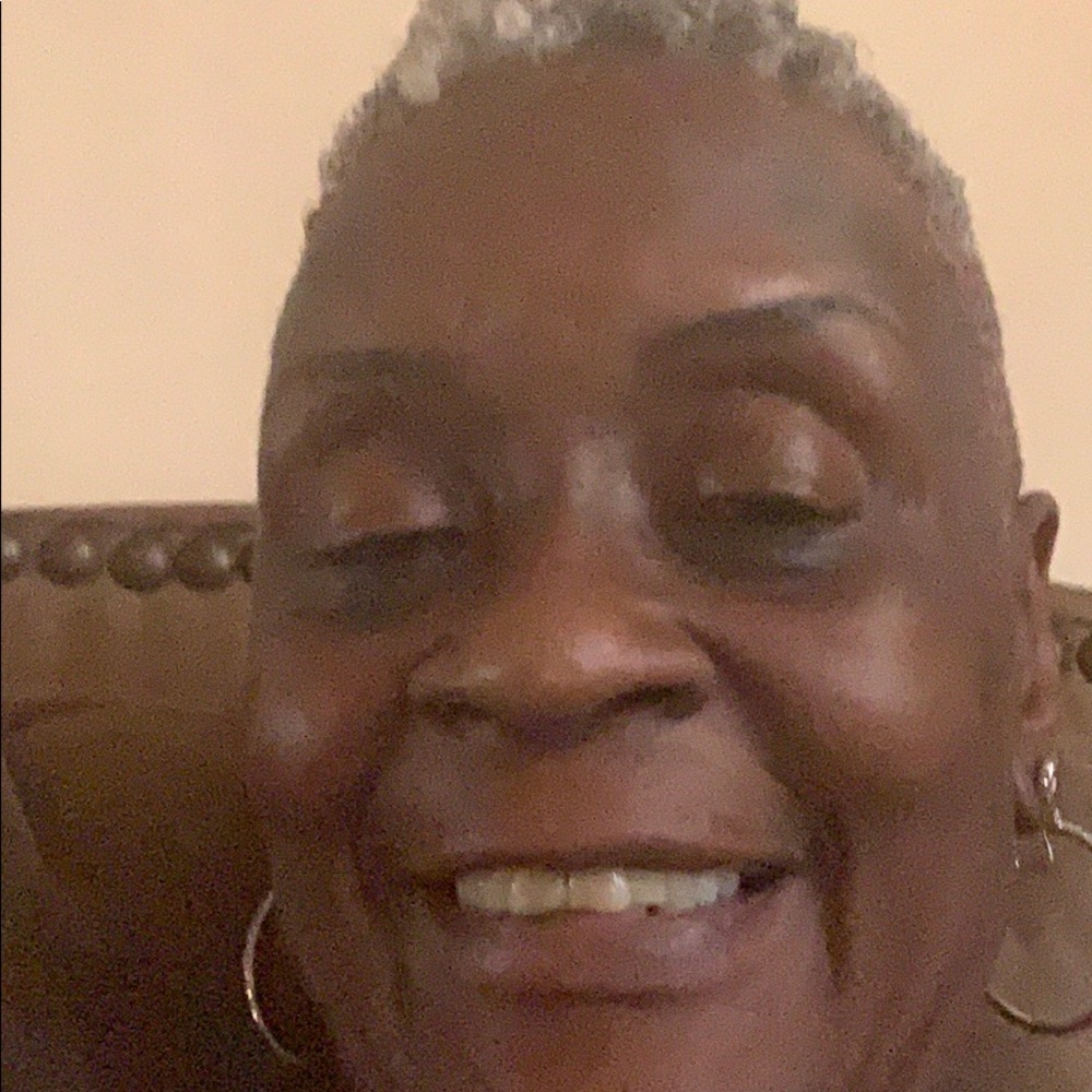 Meet your Posher, Brenda